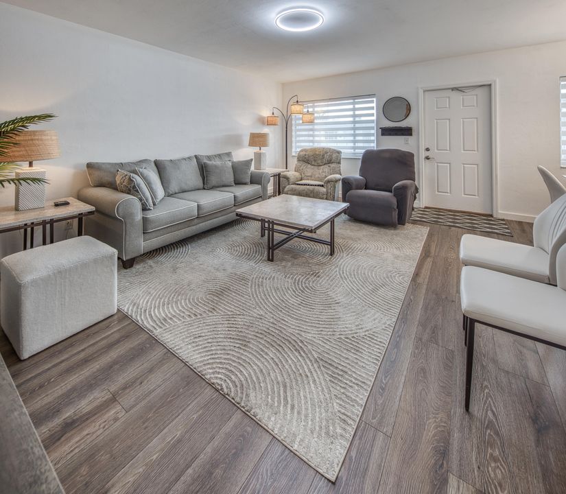 For Sale: $159,000 (2 beds, 2 baths, 826 Square Feet)