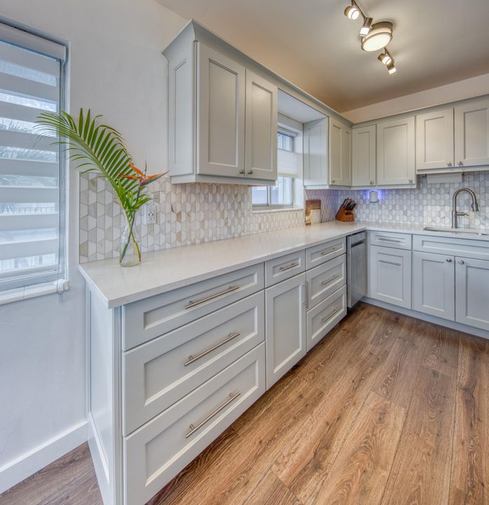 For Sale: $159,000 (2 beds, 2 baths, 826 Square Feet)