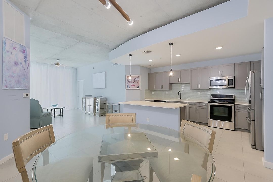 В аренду: $5,175 (2 спален, 2 ванн, 1222 Квадратных фут)