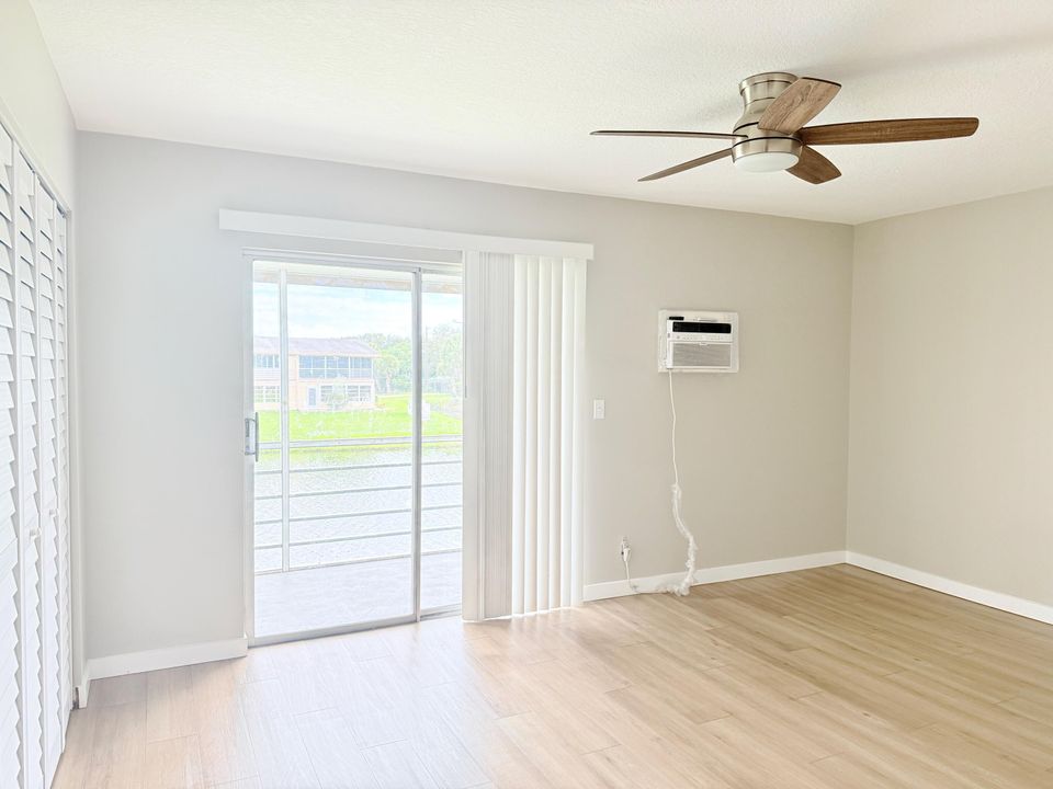 Под контрактом: $1,495 (1 спален, 1 ванн, 684 Квадратных фут)