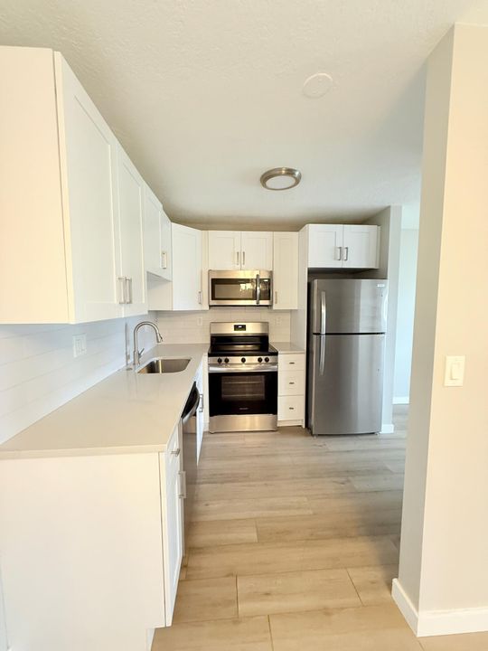 Под контрактом: $1,495 (1 спален, 1 ванн, 684 Квадратных фут)