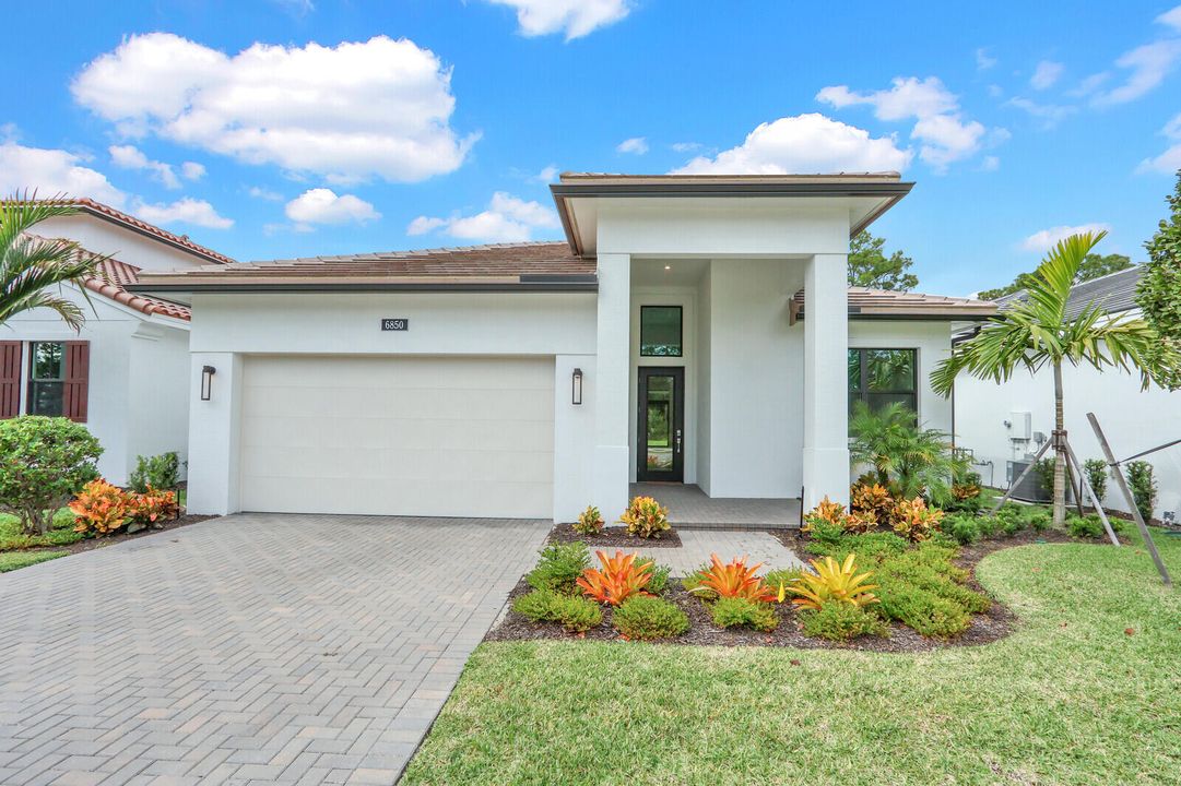 En Venta: $849,000 (3 camas, 3 baños, 2289 Pies cuadrados)