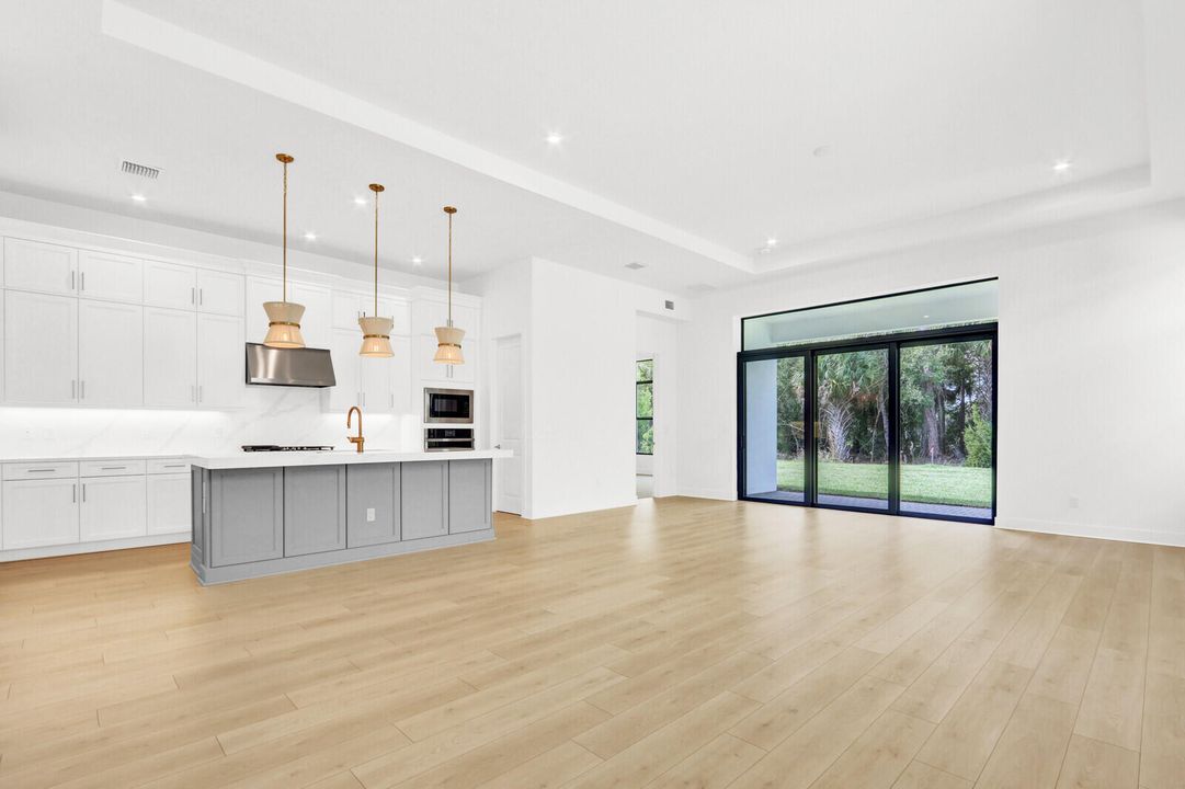 En Venta: $849,000 (3 camas, 3 baños, 2289 Pies cuadrados)