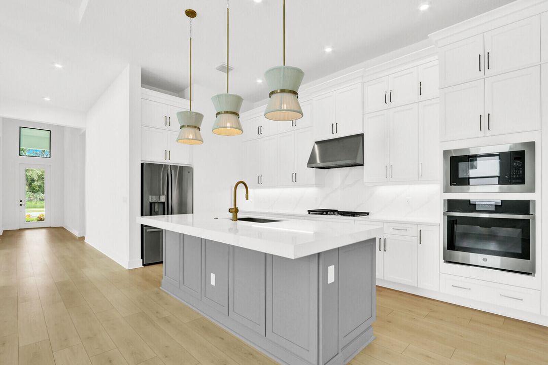 En Venta: $849,000 (3 camas, 3 baños, 2289 Pies cuadrados)