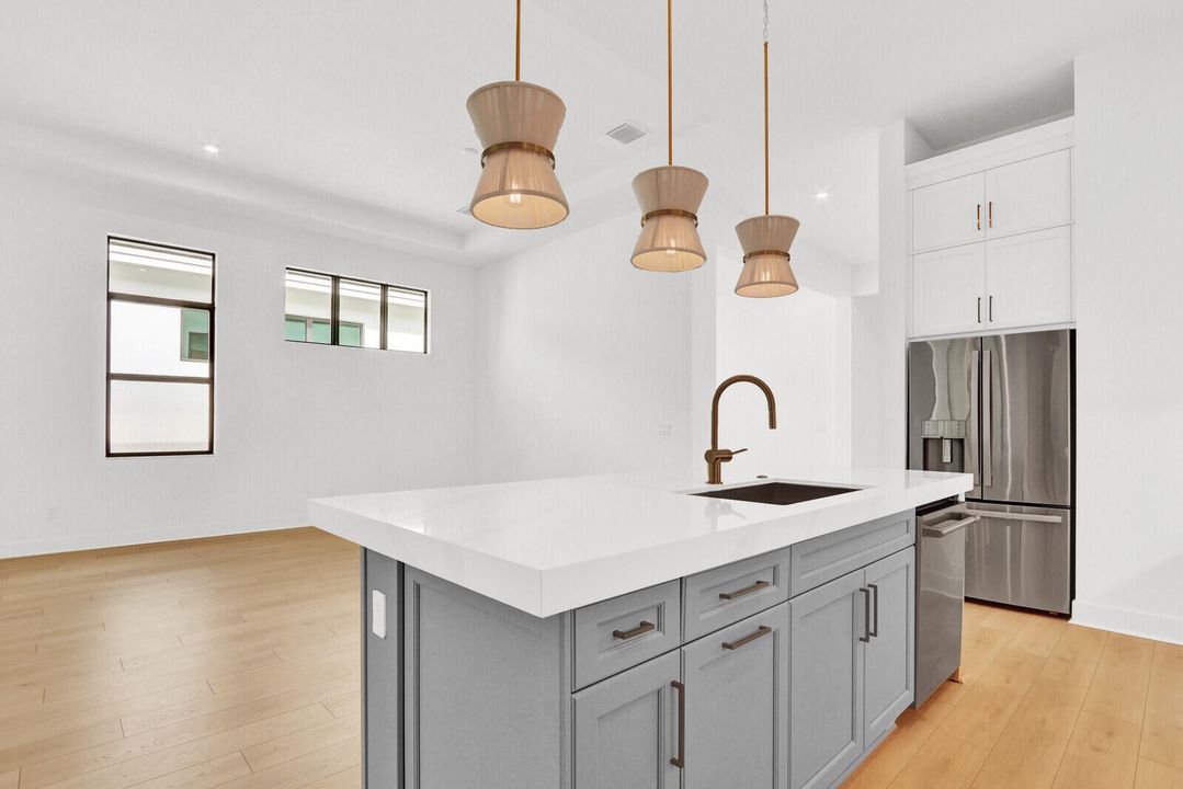 En Venta: $849,000 (3 camas, 3 baños, 2289 Pies cuadrados)