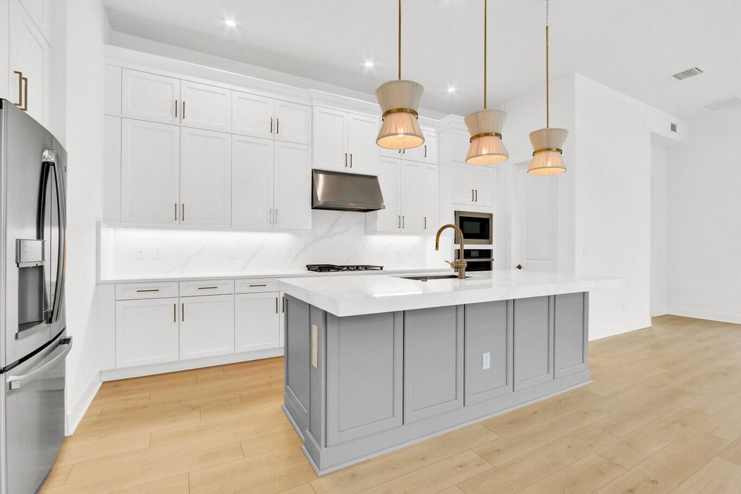 En Venta: $849,000 (3 camas, 3 baños, 2289 Pies cuadrados)