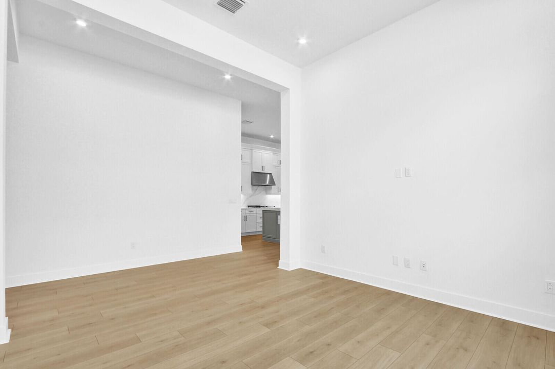 En Venta: $849,000 (3 camas, 3 baños, 2289 Pies cuadrados)