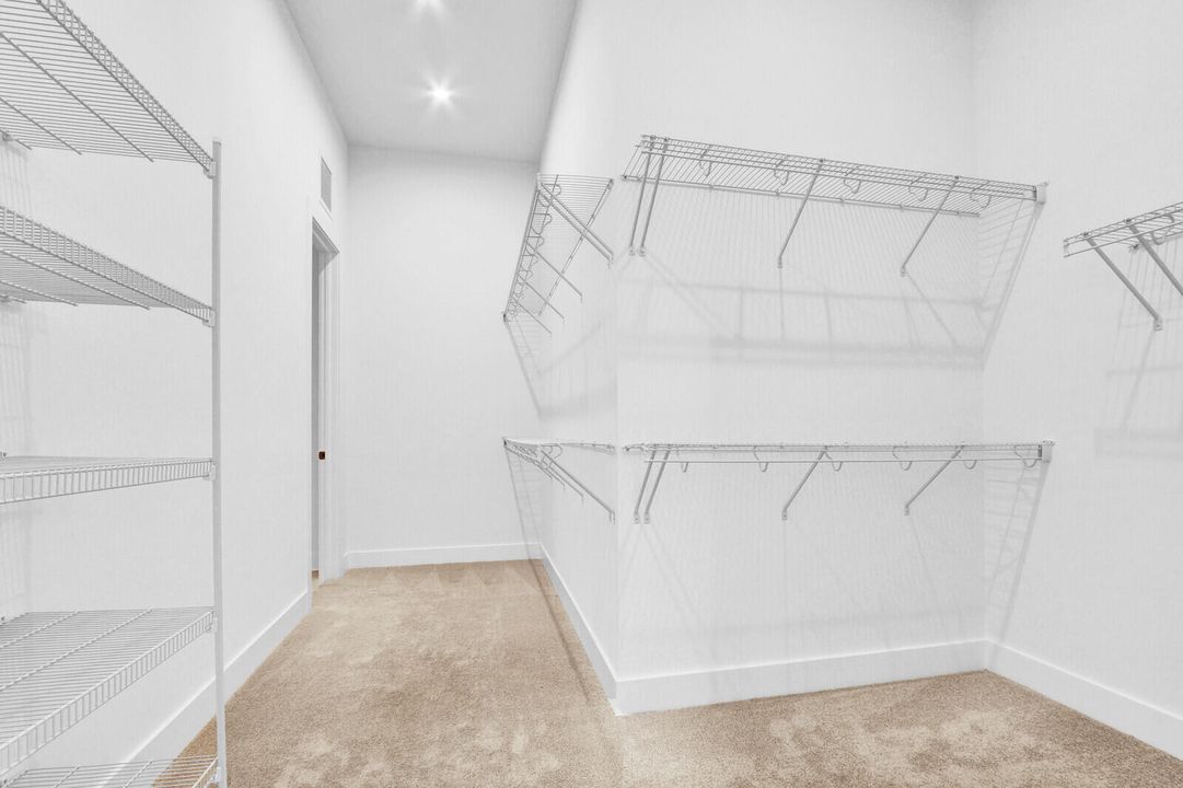 En Venta: $849,000 (3 camas, 3 baños, 2289 Pies cuadrados)