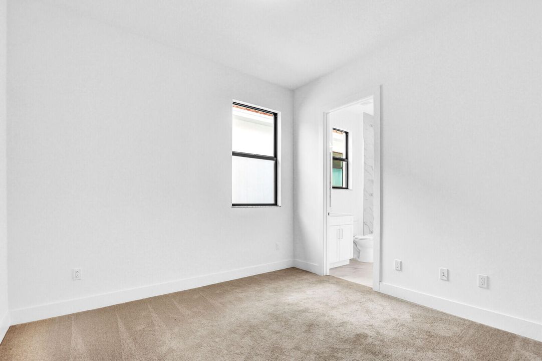 En Venta: $849,000 (3 camas, 3 baños, 2289 Pies cuadrados)