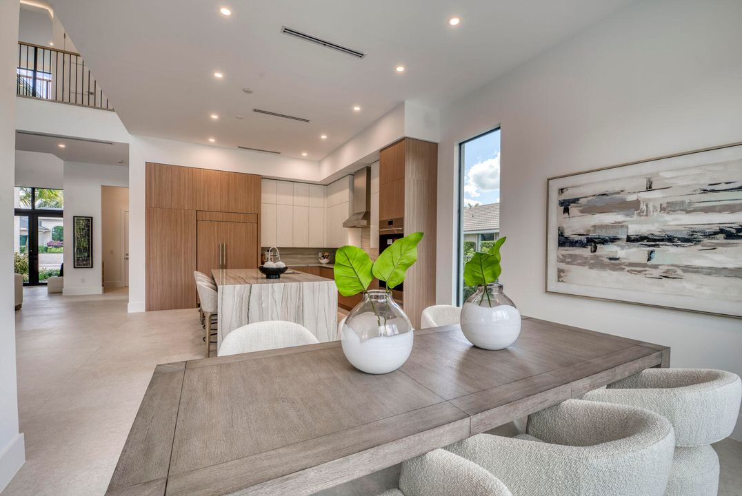 На продажу: $3,299,000 (5 спален, 5 ванн, 4619 Квадратных фут)