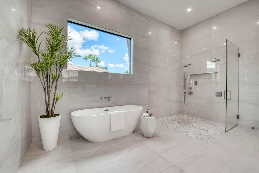 На продажу: $3,299,000 (5 спален, 5 ванн, 4619 Квадратных фут)