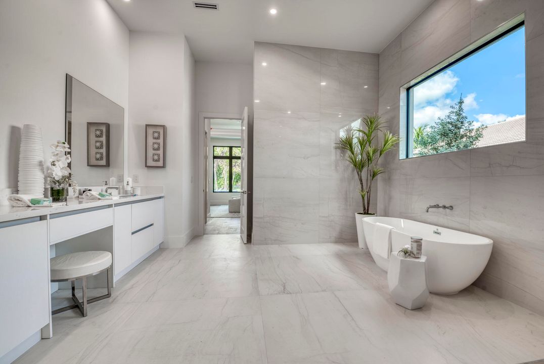 На продажу: $3,299,000 (5 спален, 5 ванн, 4619 Квадратных фут)