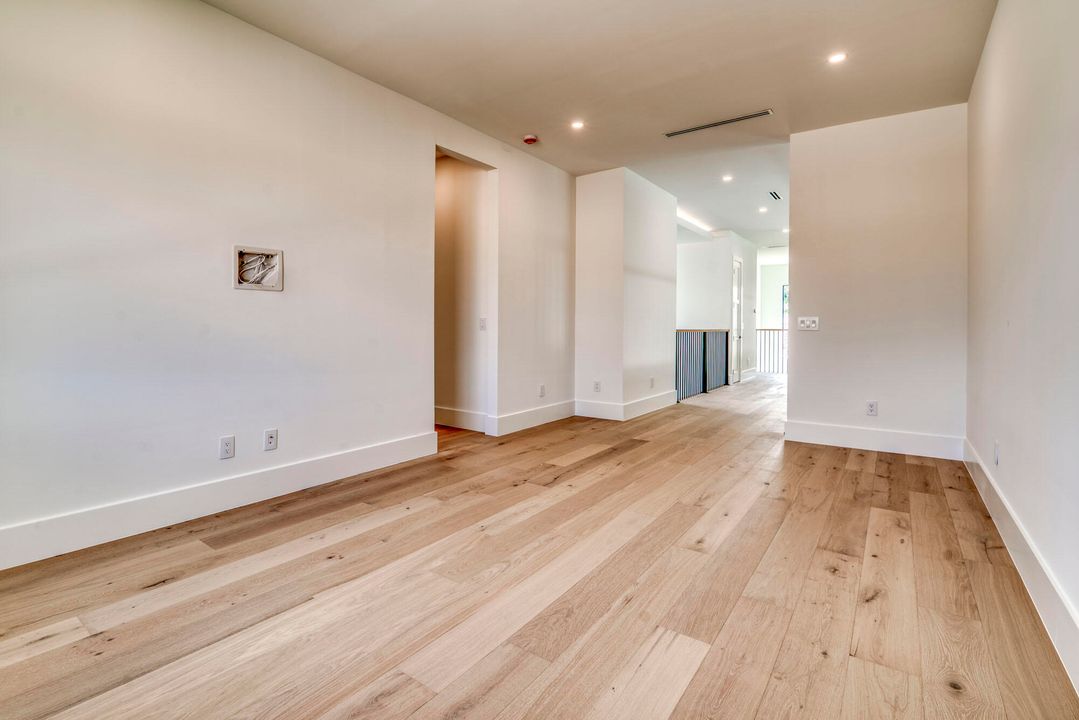 На продажу: $3,299,000 (5 спален, 5 ванн, 4619 Квадратных фут)