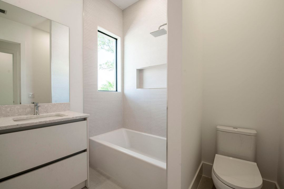 На продажу: $3,299,000 (5 спален, 5 ванн, 4619 Квадратных фут)