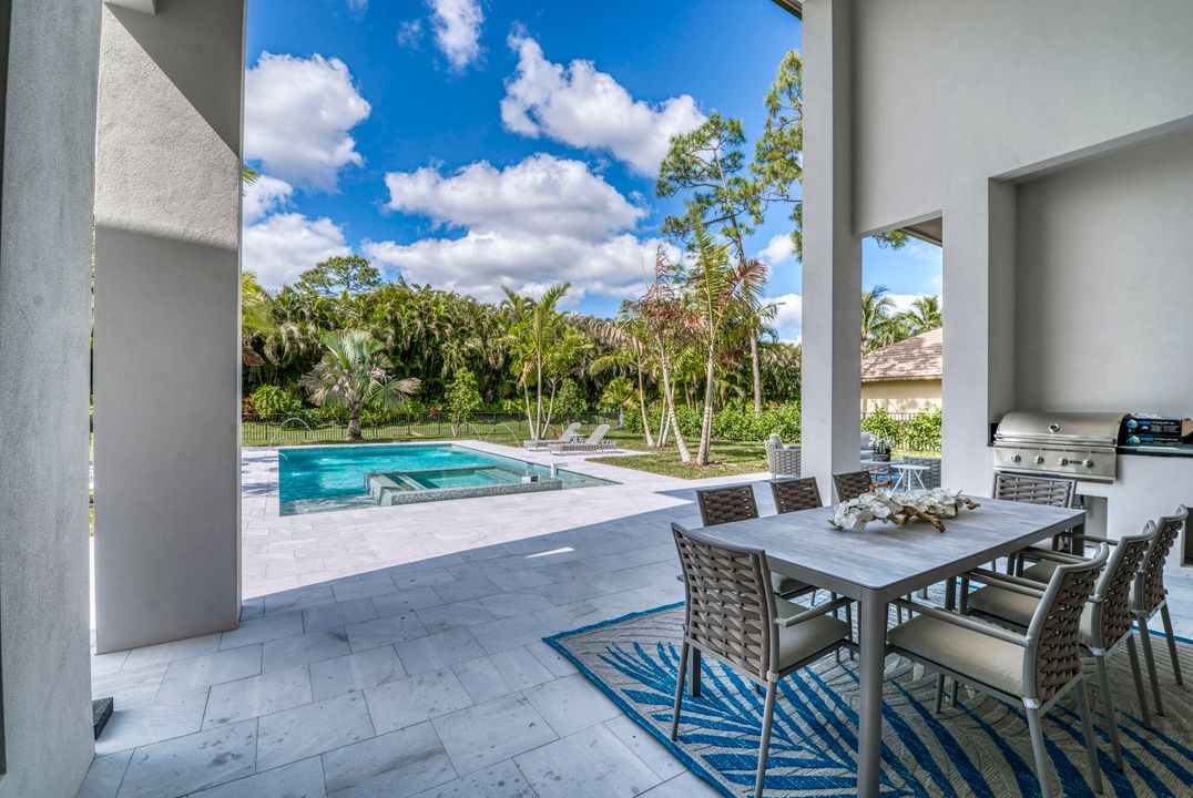 На продажу: $3,299,000 (5 спален, 5 ванн, 4619 Квадратных фут)