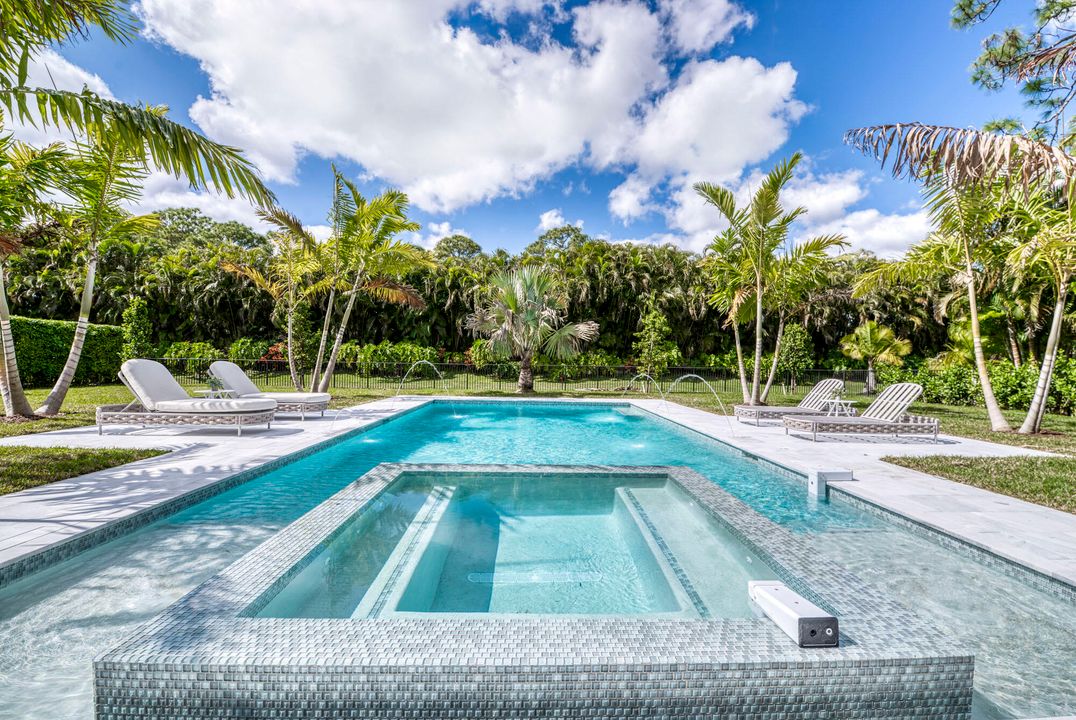 На продажу: $3,299,000 (5 спален, 5 ванн, 4619 Квадратных фут)