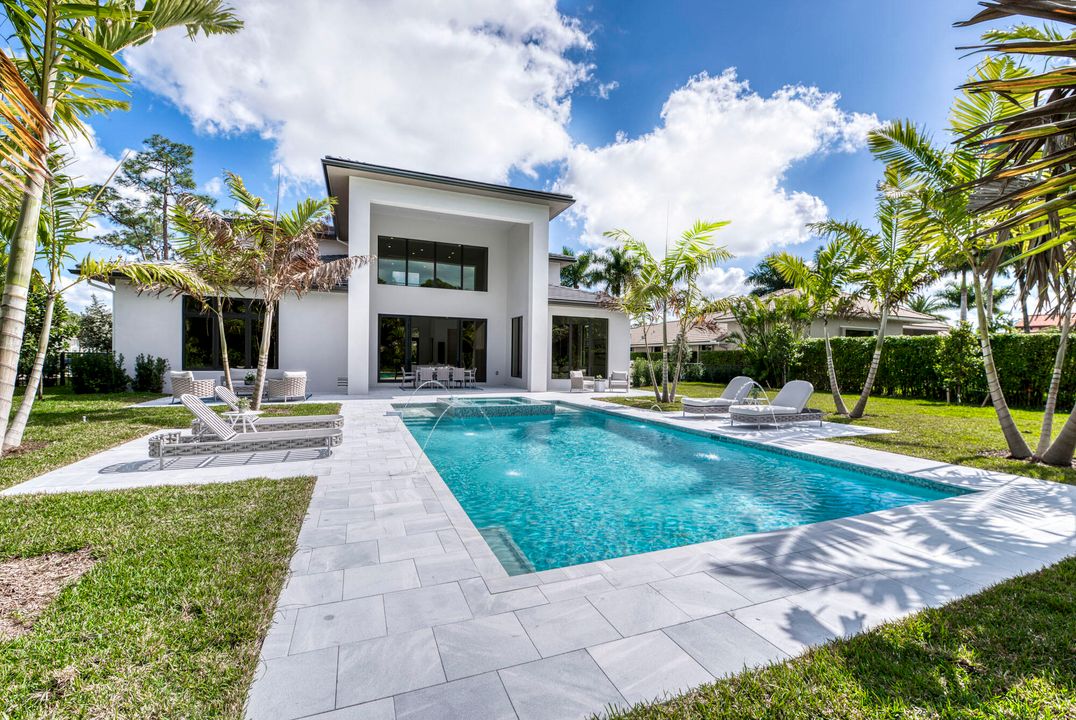 На продажу: $3,299,000 (5 спален, 5 ванн, 4619 Квадратных фут)