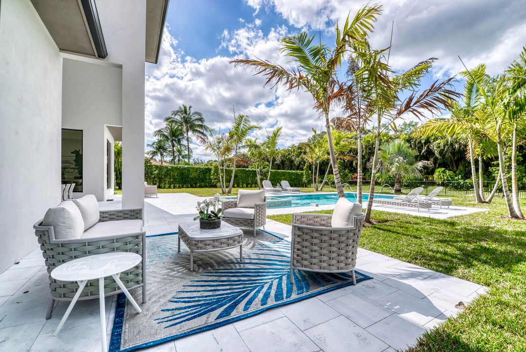 На продажу: $3,299,000 (5 спален, 5 ванн, 4619 Квадратных фут)