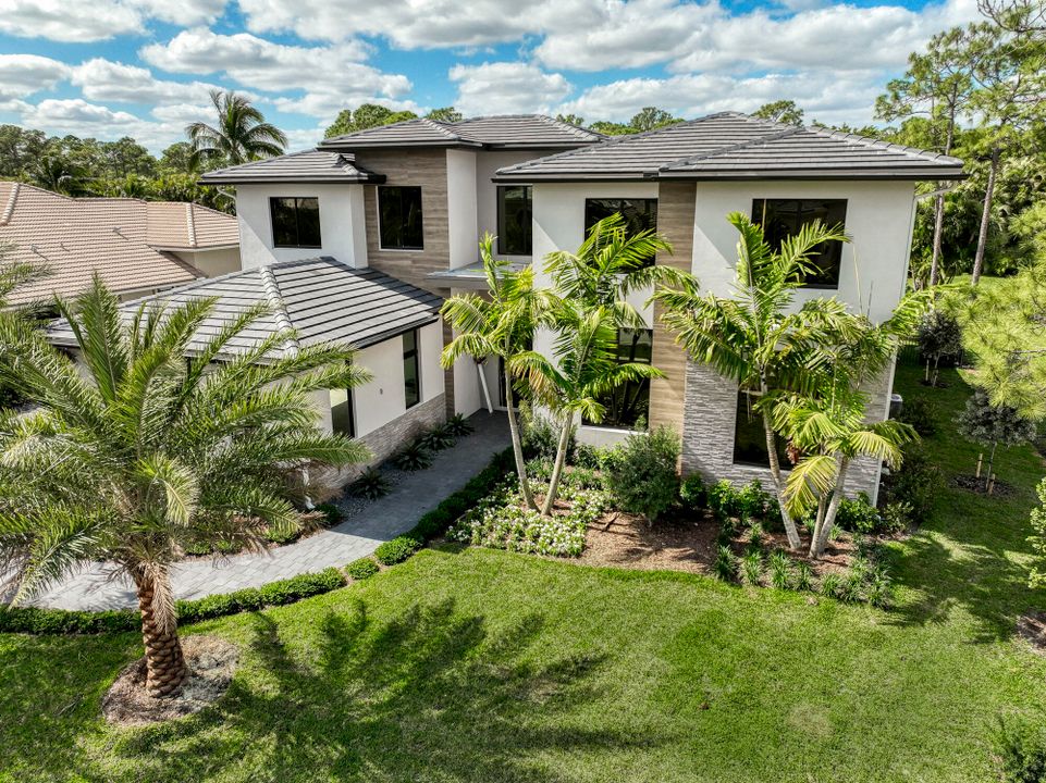 На продажу: $3,299,000 (5 спален, 5 ванн, 4619 Квадратных фут)