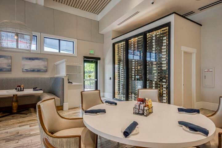 На продажу: $3,299,000 (5 спален, 5 ванн, 4619 Квадратных фут)