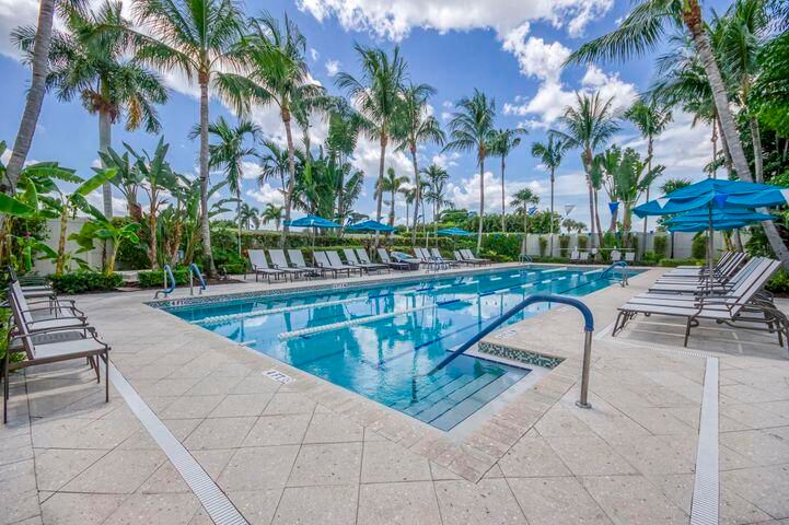 На продажу: $3,299,000 (5 спален, 5 ванн, 4619 Квадратных фут)