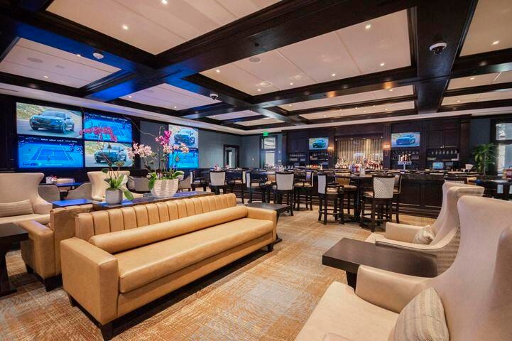 На продажу: $3,299,000 (5 спален, 5 ванн, 4619 Квадратных фут)