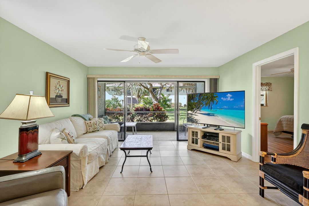 For Sale: $129,900 (2 beds, 2 baths, 1130 Square Feet)