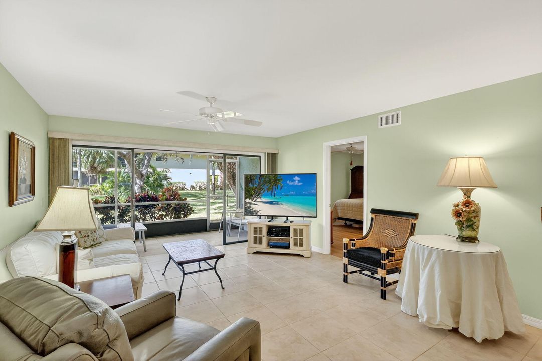 For Sale: $129,900 (2 beds, 2 baths, 1130 Square Feet)