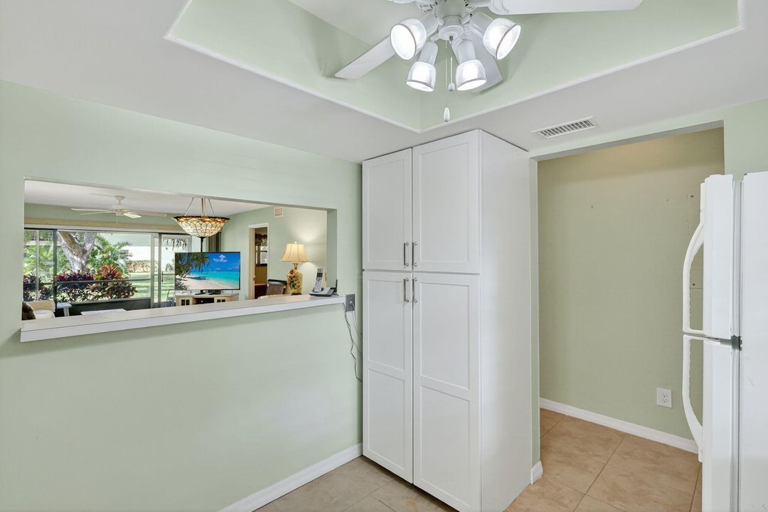 For Sale: $129,900 (2 beds, 2 baths, 1130 Square Feet)