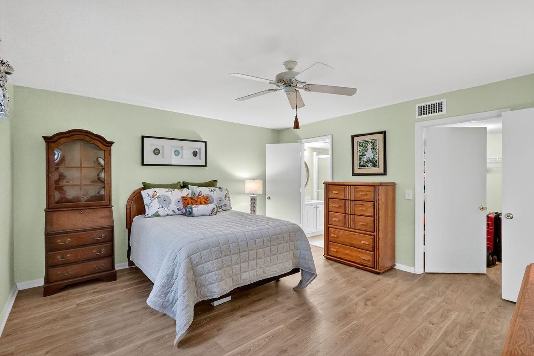 For Sale: $129,900 (2 beds, 2 baths, 1130 Square Feet)