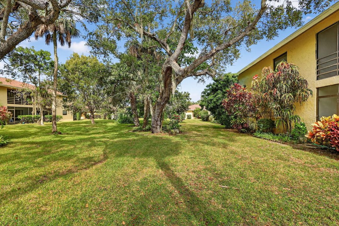 For Sale: $129,900 (2 beds, 2 baths, 1130 Square Feet)