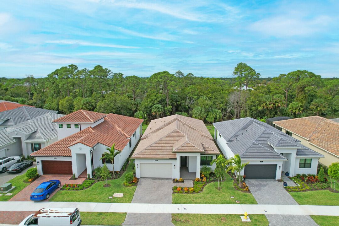 En Venta: $849,000 (3 camas, 3 baños, 2289 Pies cuadrados)