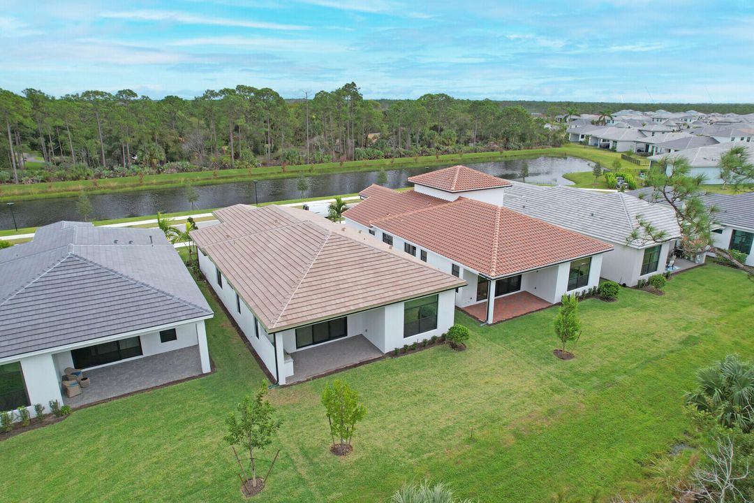 En Venta: $849,000 (3 camas, 3 baños, 2289 Pies cuadrados)