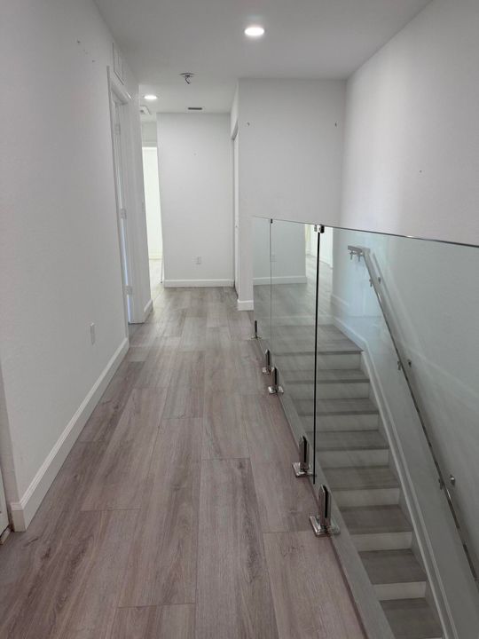 出租: $3,400 (4 贝兹, 2 浴室, 1750 平方英尺)