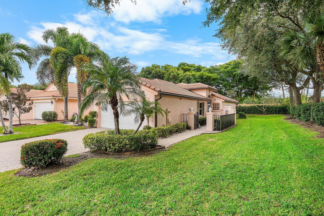 For Sale: $400,000 (3 beds, 2 baths, 1622 Square Feet)