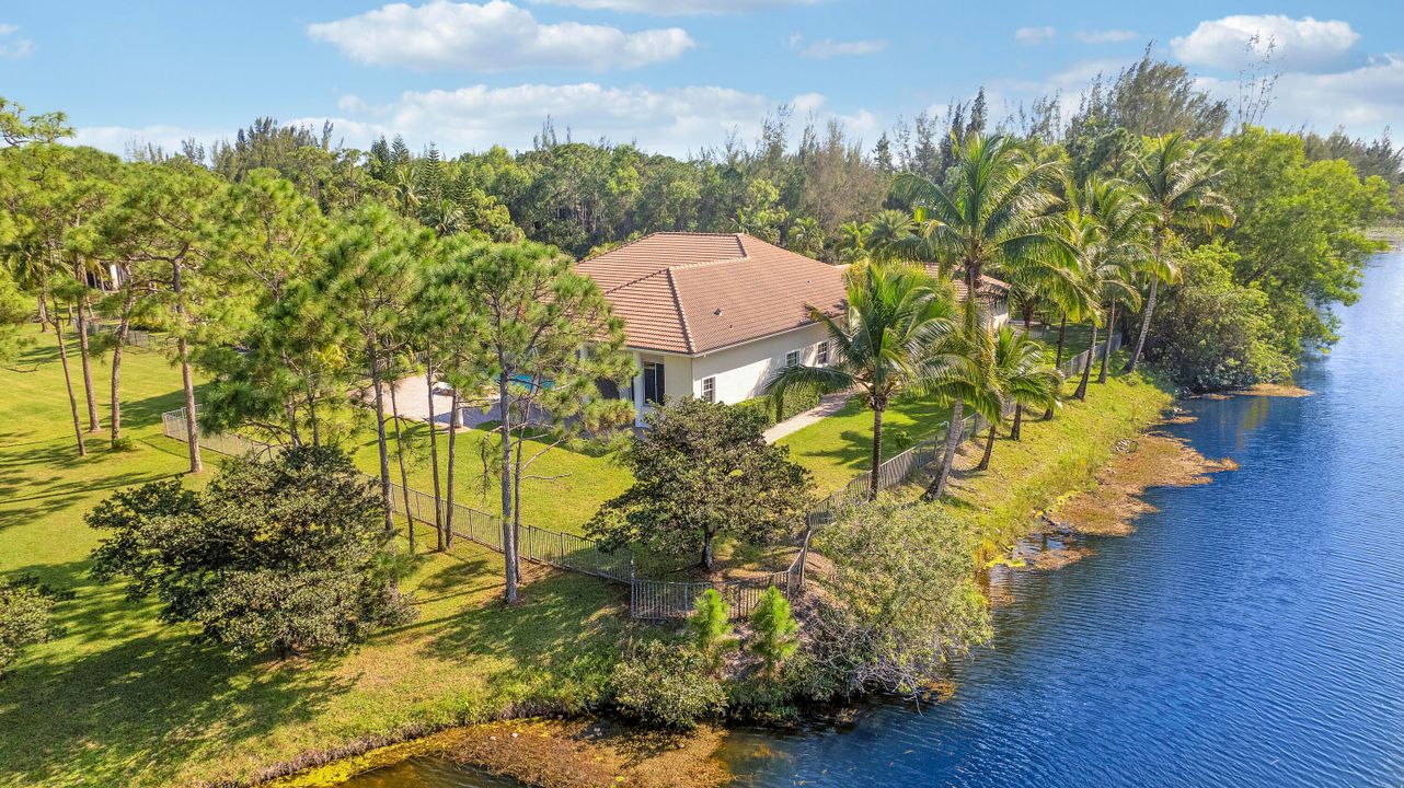 В аренду: $11,000 (4 спален, 4 ванн, 4346 Квадратных фут)