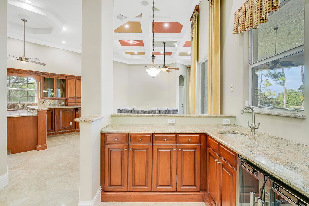 В аренду: $11,000 (4 спален, 4 ванн, 4346 Квадратных фут)