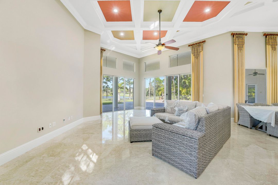 В аренду: $11,000 (4 спален, 4 ванн, 4346 Квадратных фут)