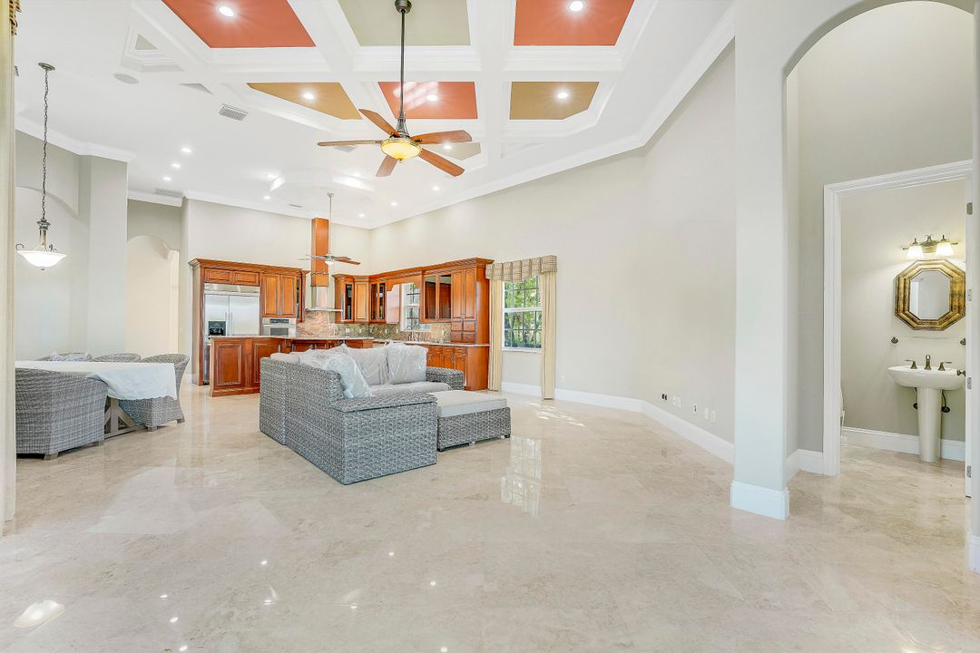 В аренду: $11,000 (4 спален, 4 ванн, 4346 Квадратных фут)