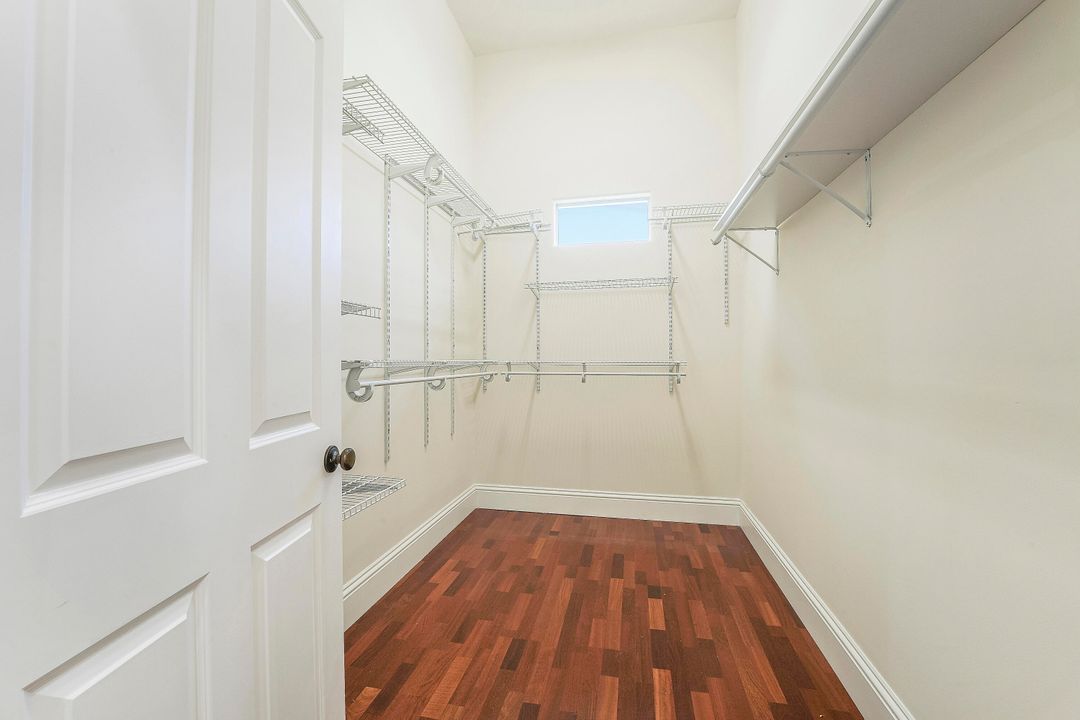 В аренду: $11,000 (4 спален, 4 ванн, 4346 Квадратных фут)