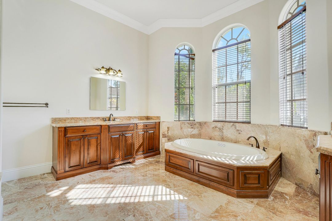 В аренду: $11,000 (4 спален, 4 ванн, 4346 Квадратных фут)