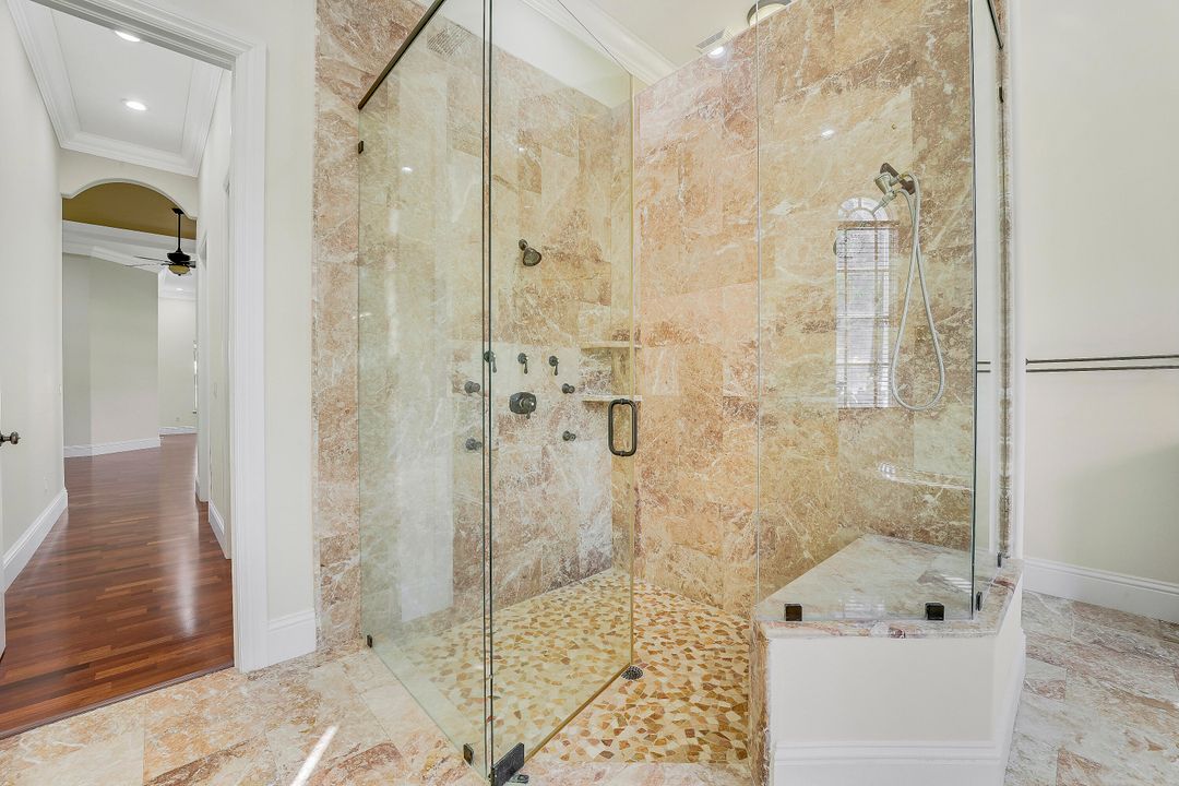 В аренду: $11,000 (4 спален, 4 ванн, 4346 Квадратных фут)