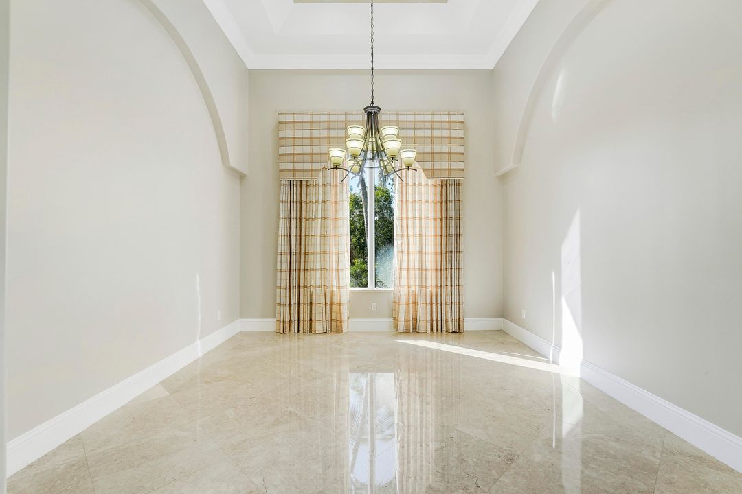 В аренду: $11,000 (4 спален, 4 ванн, 4346 Квадратных фут)