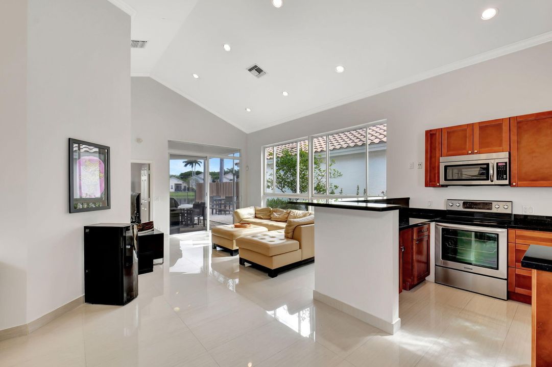 出租: $6,500 (2 贝兹, 2 浴室, 1694 平方英尺)