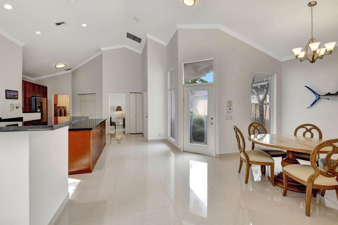 出租: $6,500 (2 贝兹, 2 浴室, 1694 平方英尺)