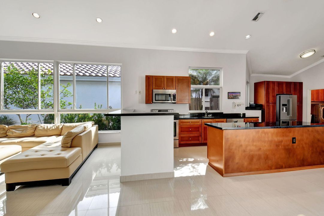 出租: $6,500 (2 贝兹, 2 浴室, 1694 平方英尺)