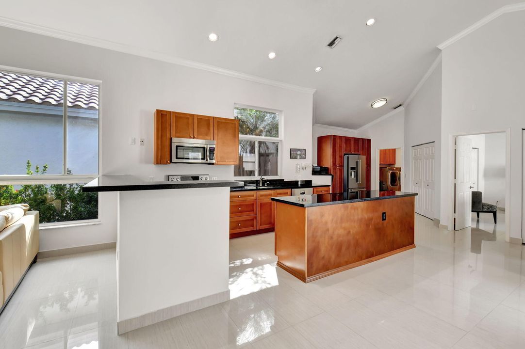 出租: $6,500 (2 贝兹, 2 浴室, 1694 平方英尺)