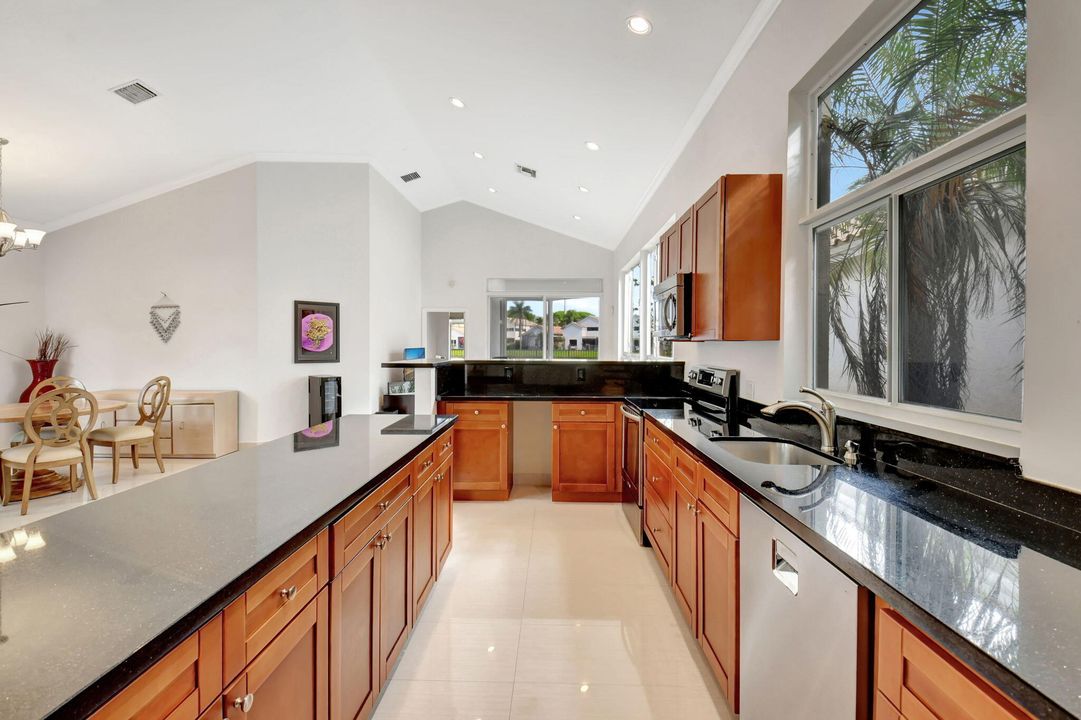 出租: $6,500 (2 贝兹, 2 浴室, 1694 平方英尺)