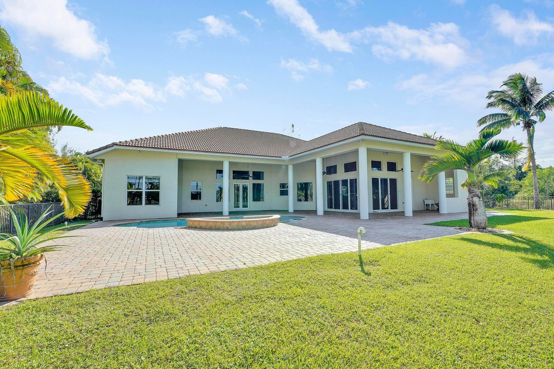 В аренду: $11,000 (4 спален, 4 ванн, 4346 Квадратных фут)