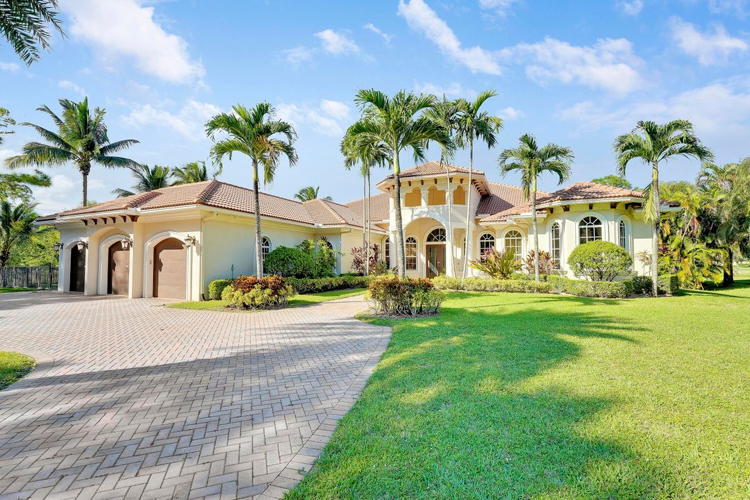 В аренду: $11,000 (4 спален, 4 ванн, 4346 Квадратных фут)